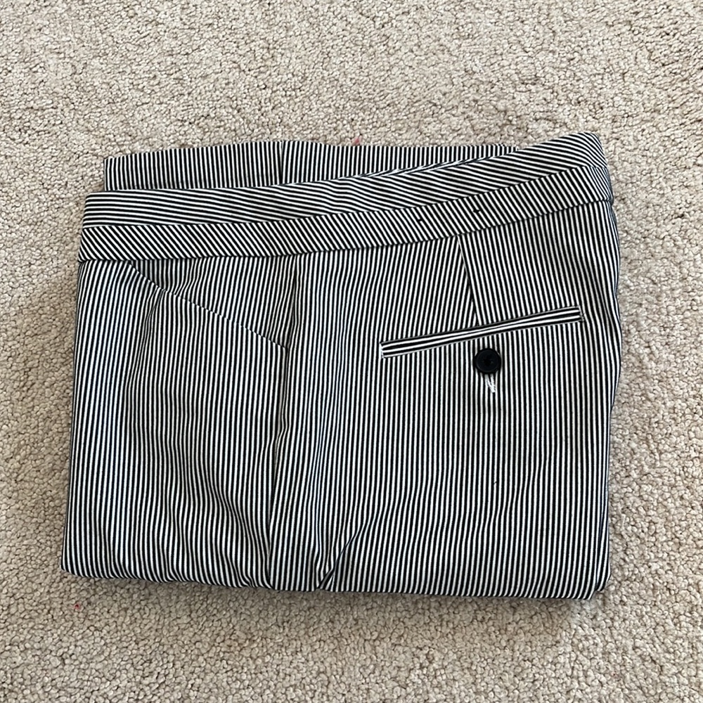 🎈Express Design Studio size 4 🆕 whit out tag 🏷️ - Picture 14 of 14